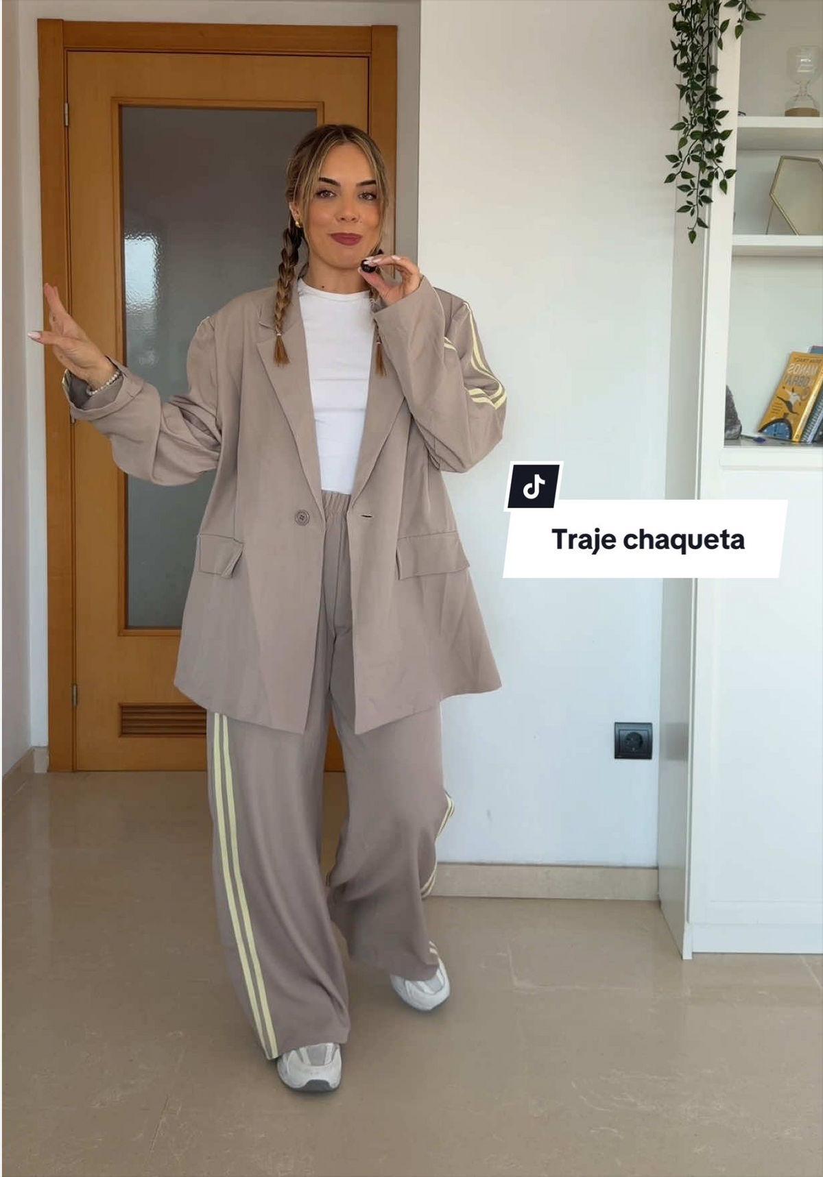 Conjunto de Americana Clásica con Botones Frontales y Pantalón Engomado